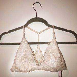 Victoria’s Secret White Lace Bralette Front Clasp